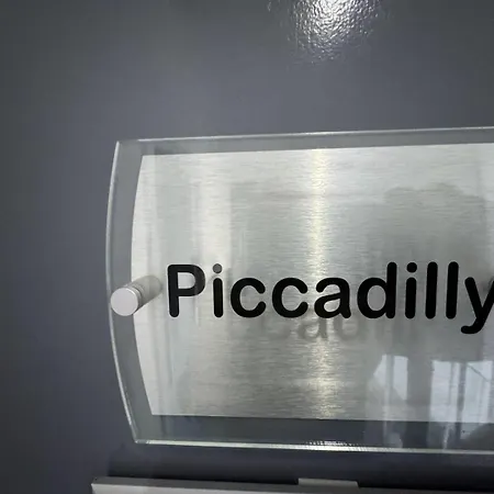 Piccadilly By Pureserviced Plymouth Exterior photo