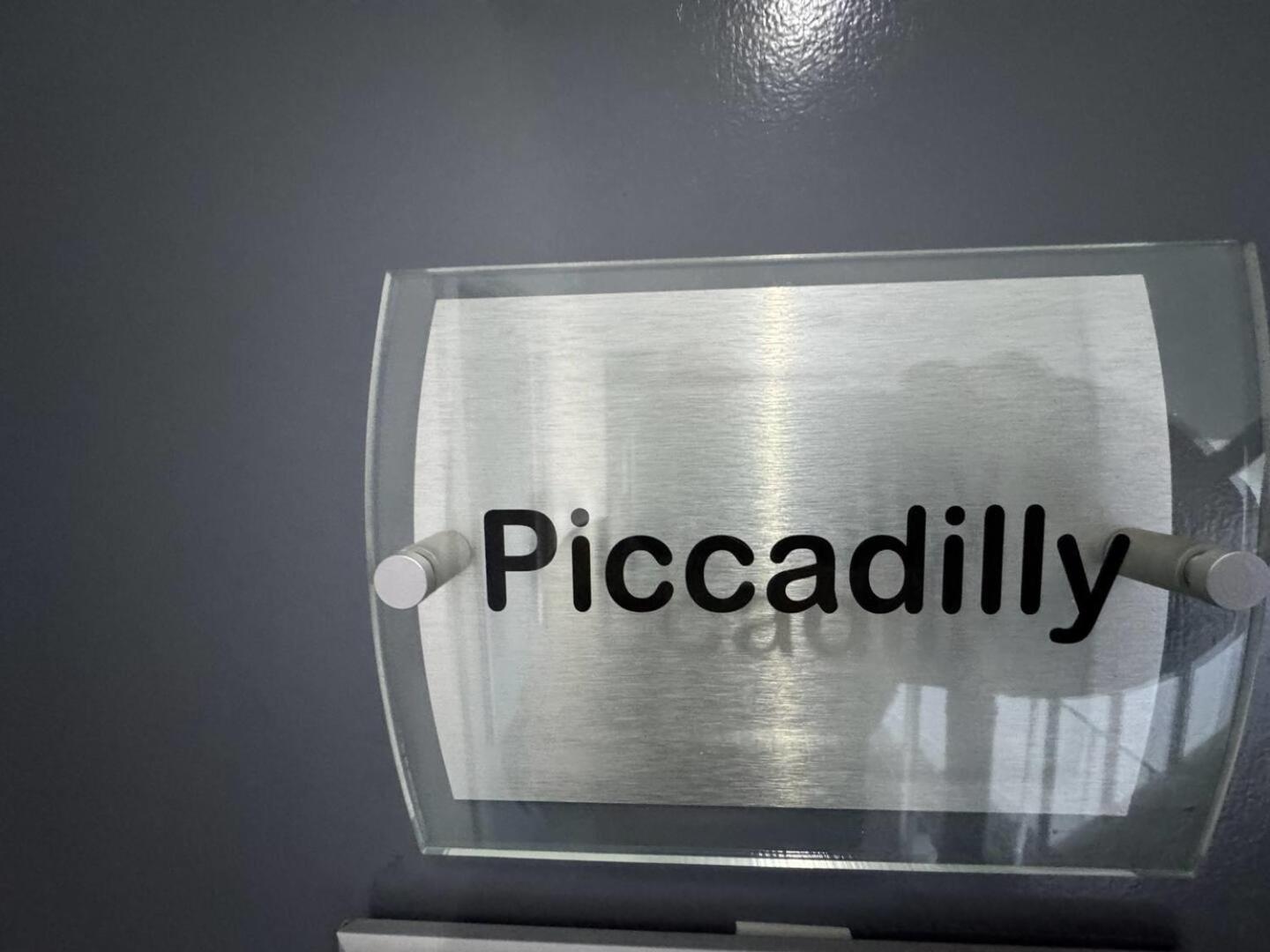 Piccadilly By Pureserviced Apartment *