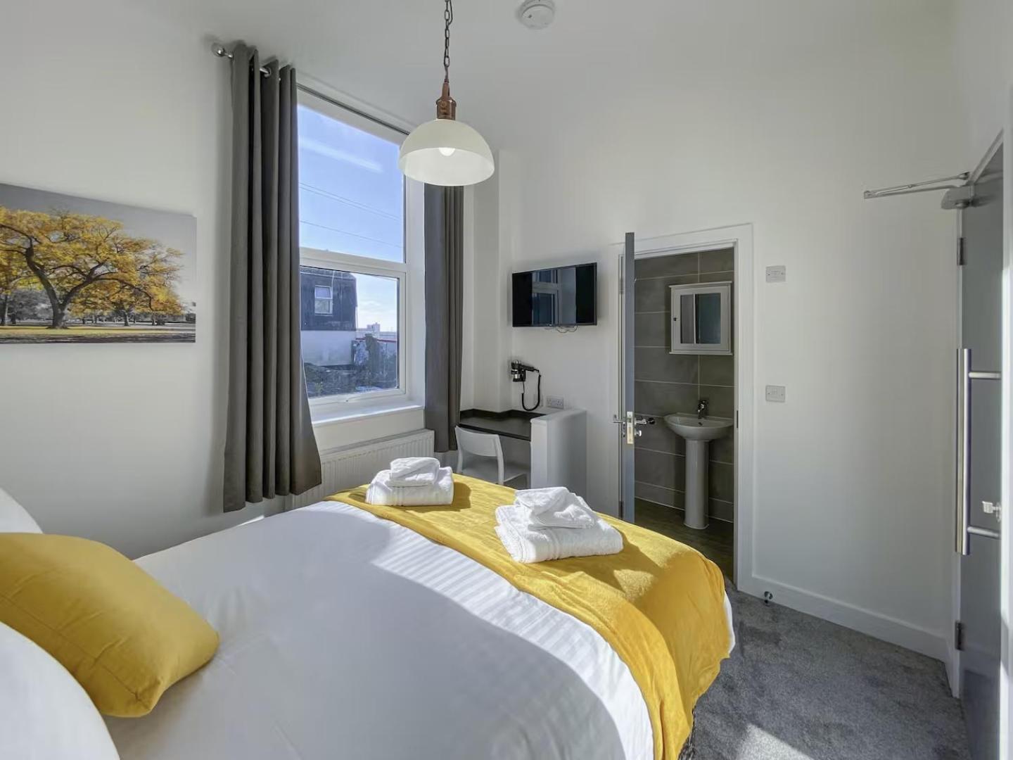 Piccadilly By Pureserviced Apartment Plymouth